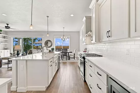 Kitchen - 7829 W Corinthia St, Eagle, ID 83616 photo 6 of 6