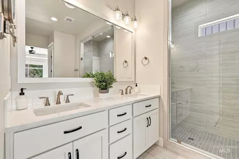 Bath - 7829 W Corinthia St, Eagle, ID 83616 photo 3 of 4