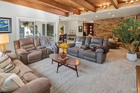 Living - 508 Elm Ave, Parma, ID 83660 photo 5 of 5