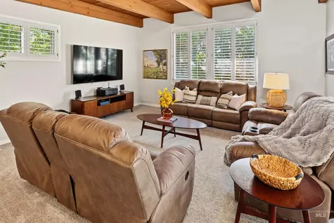 Living - 508 Elm Ave, Parma, ID 83660 photo 4 of 5