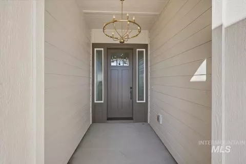Entry Way - 1740 Haystack Rd, Emmett, ID 83617 photo 1 of 6