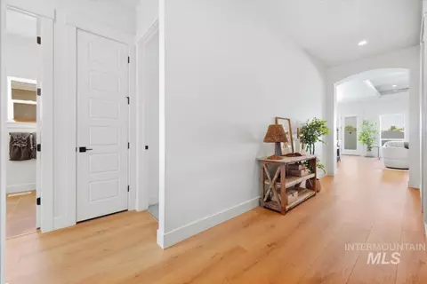 Entry Way - 1740 Haystack Rd, Emmett, ID 83617 photo 3 of 6