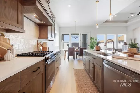 Kitchen - 1740 Haystack Rd, Emmett, ID 83617 photo 2 of 3
