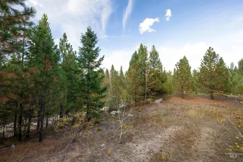 47 Coit Dr, Cascade, ID 83611 photo 5