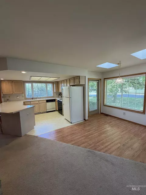 Kitchen - 1865 Fairview St, Weiser, ID 83672 photo 4 of 6