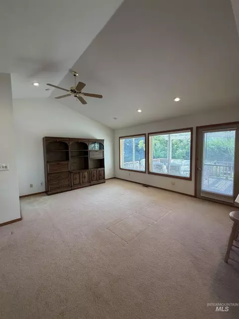 Living - 1865 Fairview St, Weiser, ID 83672 photo 6 of 6