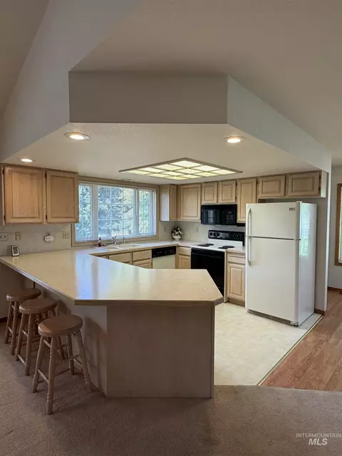 Kitchen - 1865 Fairview St, Weiser, ID 83672 photo 2 of 6
