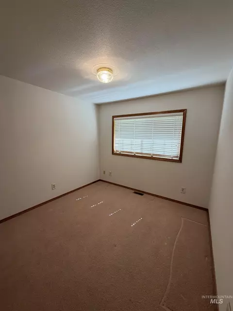 Bedroom - 1865 Fairview St, Weiser, ID 83672 photo 3 of 4