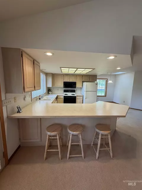 Kitchen - 1865 Fairview St, Weiser, ID 83672 photo 6 of 6