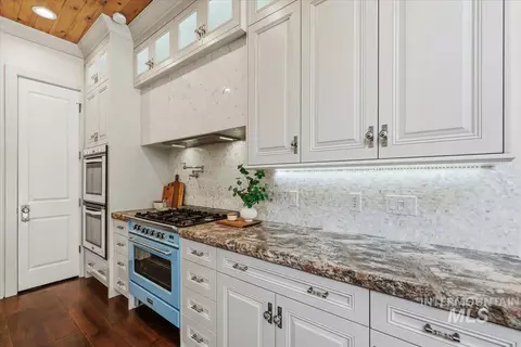 Kitchen - 2217 W Preston St, Eagle, ID 83616 photo 4 of 5