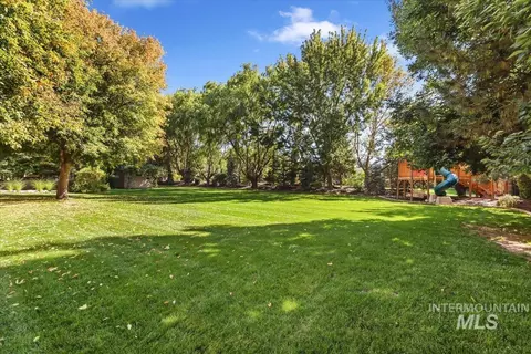 Exterior - 2217 W Preston St, Eagle, ID 83616 photo 8 of 10