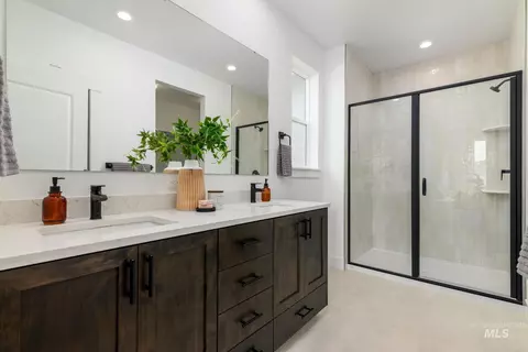 Bath - 7124 W Cristobal Dr, Eagle, ID 83616 photo 1 of 1