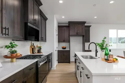 Kitchen - 7124 W Cristobal Dr, Eagle, ID 83616 photo 2 of 2
