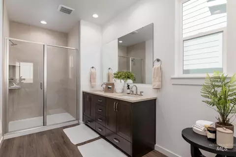 Bath - 2116 N Honalee Ave, Eagle, ID 83616 photo 1 of 1