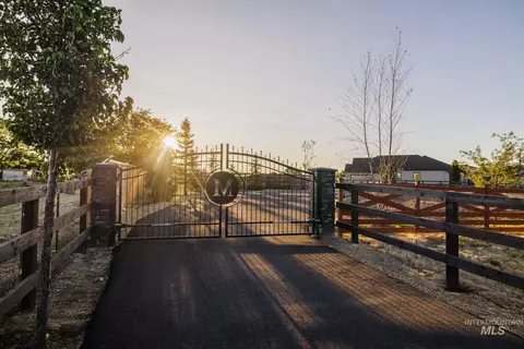 1385 S Ash Ave, Kuna, ID 83634