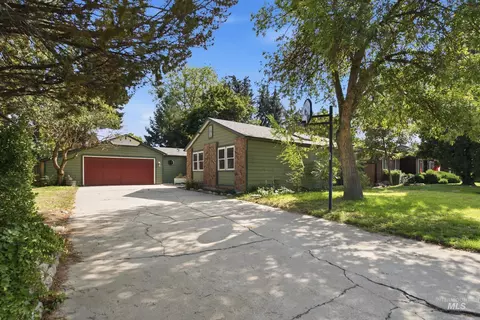 5057 W Harbourview Dr, Boise, ID 83703
