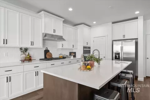 Kitchen - 2573 N Morehouse Ave, Eagle, ID 83616 photo 1 of 6