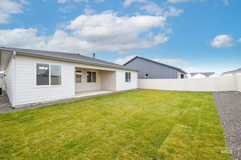 Exterior - 2573 N Morehouse Ave, Eagle, ID 83616 photo 2 of 6