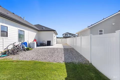 Exterior - 719 Midnight Sun Loop, Twin Falls, ID 83301 photo 8 of 12
