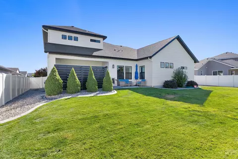 Exterior - 719 Midnight Sun Loop, Twin Falls, ID 83301 photo 5 of 12