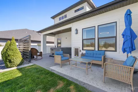 Exterior - 719 Midnight Sun Loop, Twin Falls, ID 83301 photo 4 of 12