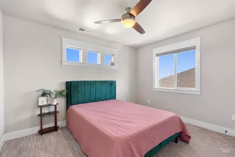 Bedroom - 719 Midnight Sun Loop, Twin Falls, ID 83301 photo 7 of 8
