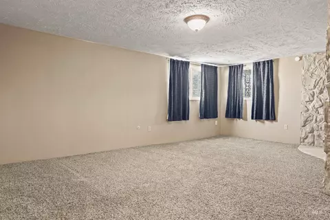 Living - 850 E 500 S, Declo, ID 83323 photo 4 of 5