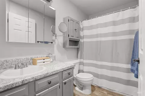 Bath - 1238 Inca Dr, Twin Falls, ID 83301 photo 2 of 2
