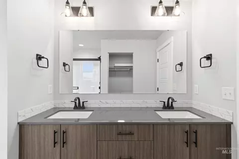 Bath - 7435 W Newtown Dr, Eagle, ID 83616 photo 1 of 3
