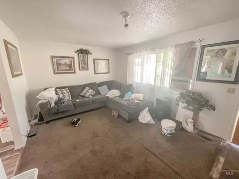 Living - 227 E 17th St, Burley, ID 83318 photo 1 of 4
