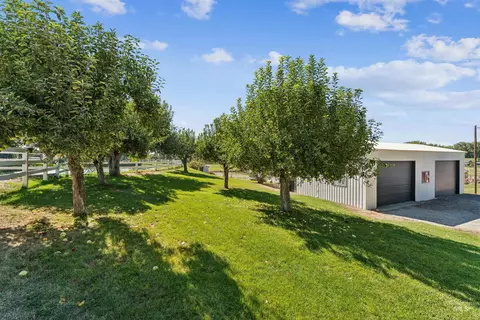 Exterior - 1381 W Meander Dr, Eagle, ID 83616 photo 7 of 12