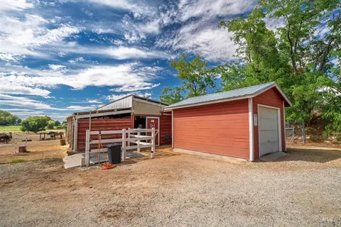 Exterior - 1381 W Meander Dr, Eagle, ID 83616 photo 8 of 12