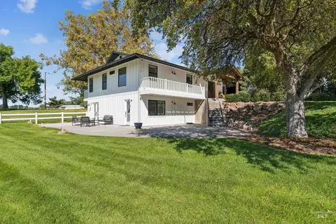 Exterior - 1381 W Meander Dr, Eagle, ID 83616 photo 3 of 12