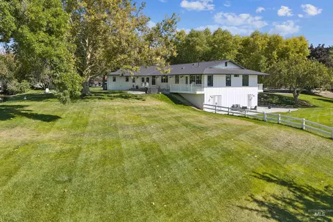 Exterior - 1381 W Meander Dr, Eagle, ID 83616 photo 2 of 12