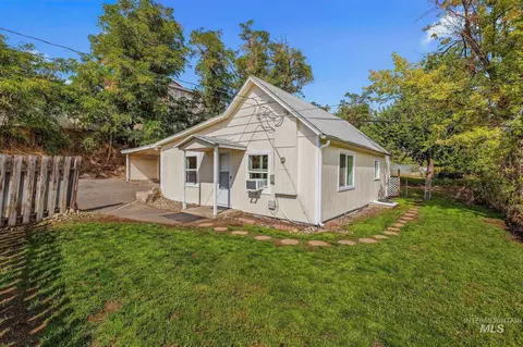 702 22nd Ave, Clarkston, WA 99403