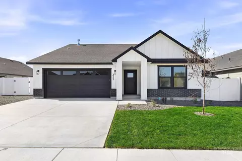 311 N 11th St, Parma, ID 83660