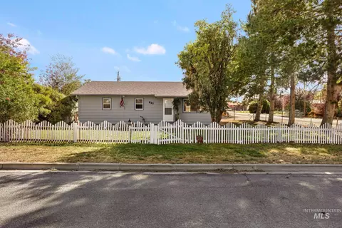 621 Parnell Dr, Buhl, ID 83316