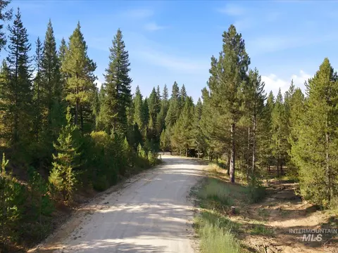 70 Laurins Ln, Cascade, ID 83611 photo 17