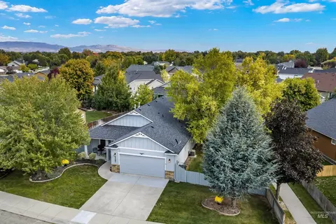 2397 W Fieldstream Dr, Meridian, ID 83646