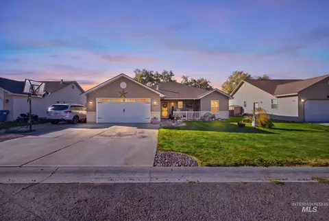 1009 Lauren Ln, Filer, ID 83328