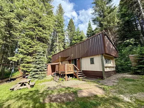 8 Kathleen Way, Cascade, ID 83611 photo 4