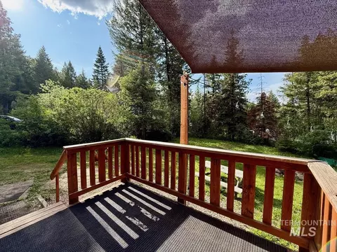 8 Kathleen Way, Cascade, ID 83611 photo 2