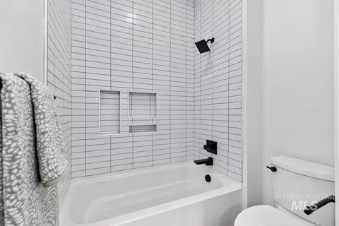 Bath - 1302 S Dorset Ln, Eagle, ID 83616 photo 6 of 6