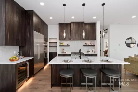 Kitchen - 1302 S Dorset Ln, Eagle, ID 83616 photo 4 of 6