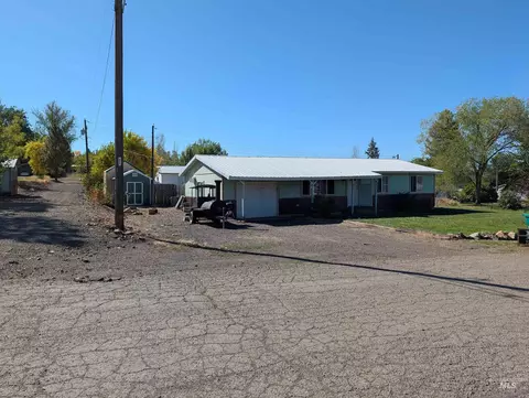 Exterior - 802 E Lucile Ave, Council, ID 83612 photo 1 of 7