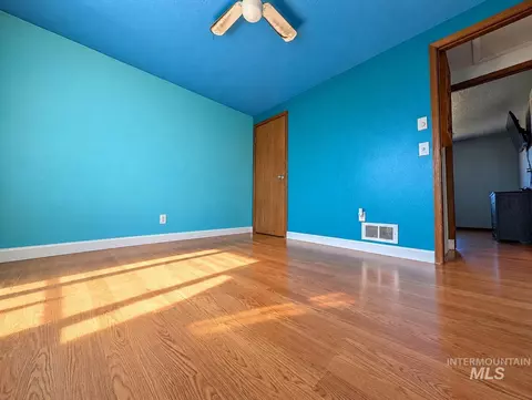 Bedroom - 802 E Lucile Ave, Council, ID 83612 photo 2 of 4