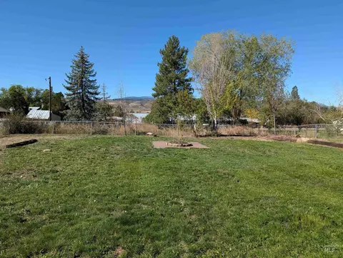 Exterior - 802 E Lucile Ave, Council, ID 83612 photo 7 of 7