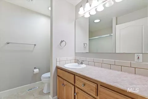 Bath - 24240 Tiger Ln, Caldwell, ID 83607 photo 3 of 3