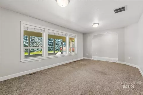 Living - 24240 Tiger Ln, Caldwell, ID 83607 photo 3 of 3