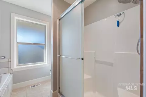 Bath - 24240 Tiger Ln, Caldwell, ID 83607 photo 2 of 3